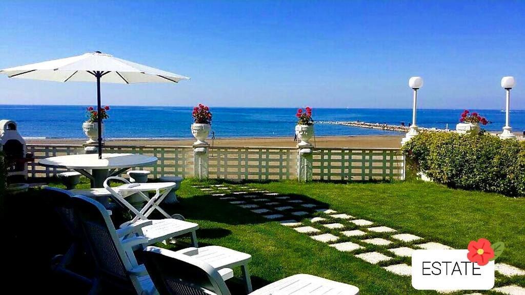Casa Isa Villa Нетуно Екстериор снимка